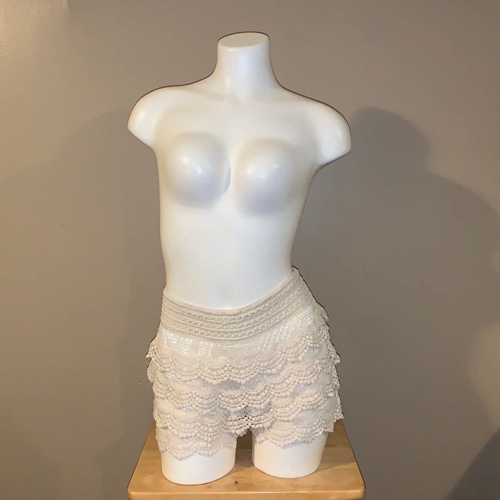 Ellie Kate | Cream/White Boho Shorts